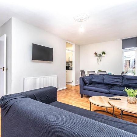 Bright Guest House In Hackney London Bagian luar foto